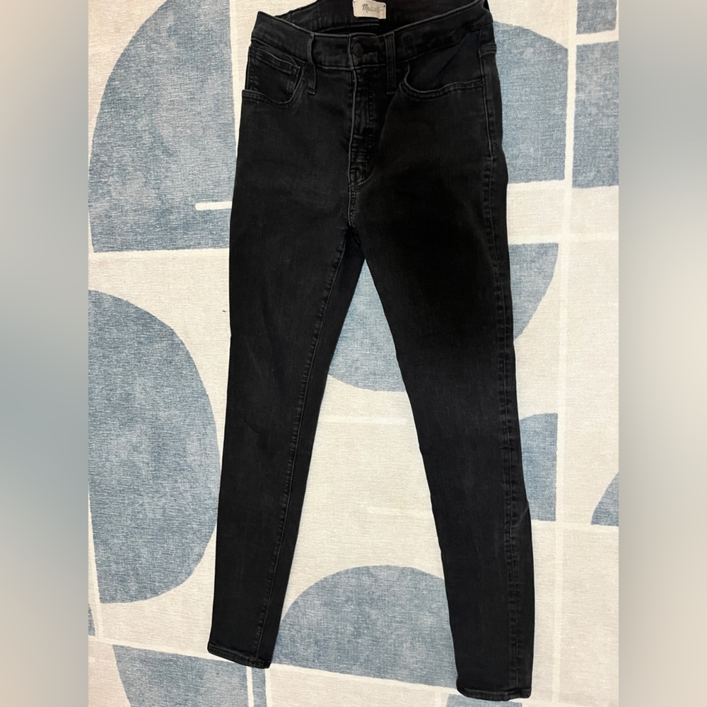 Stylish Black Denim Madewell roadtripperJeans in size 28